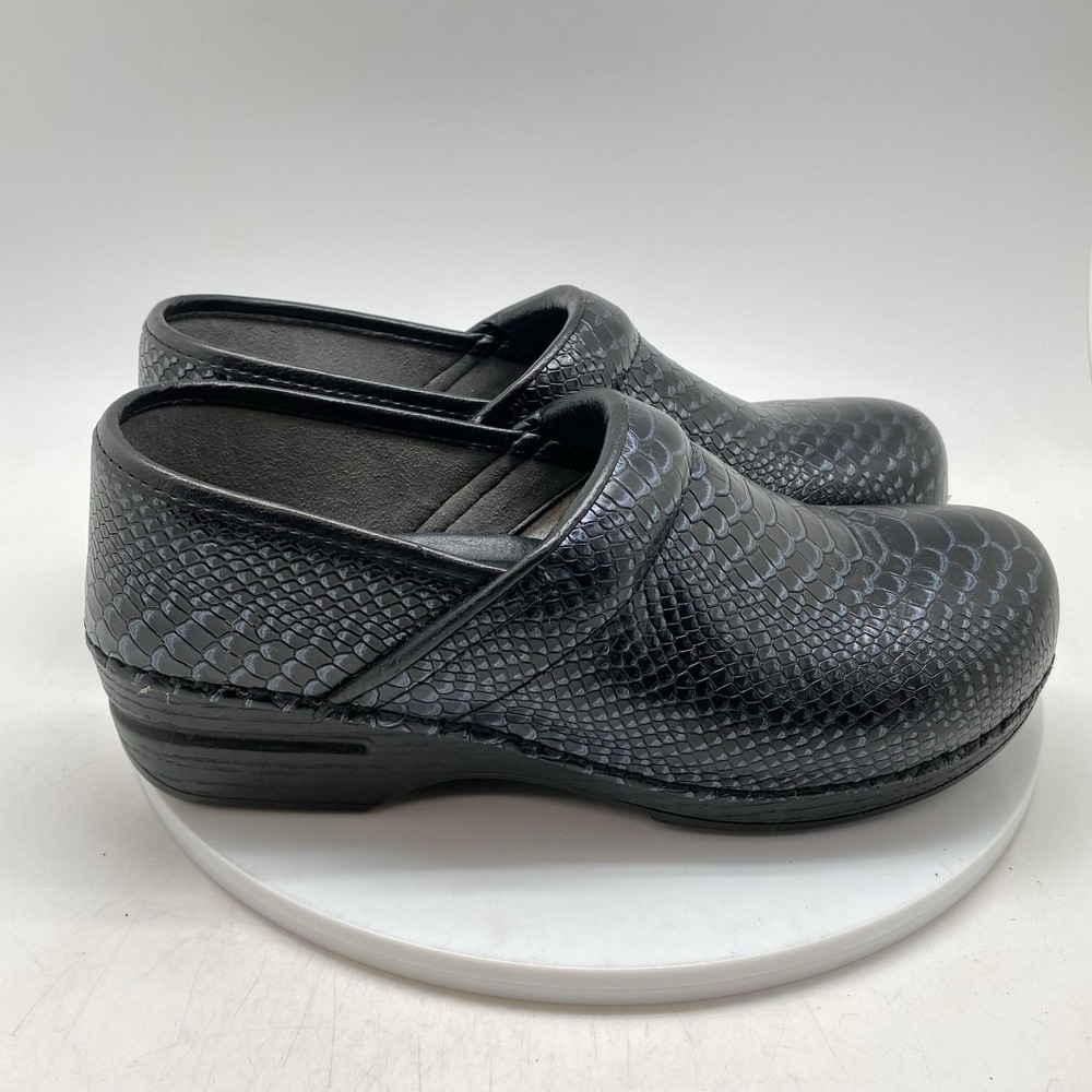 Dansko Clogs Womens 41 EU 11 US Tooled Leather Nursing Work Black Scale Embossed